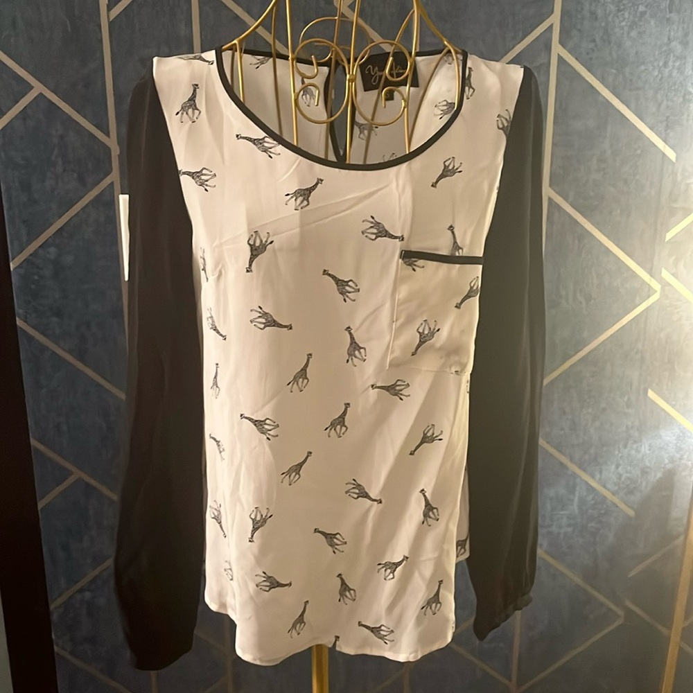 Yumi Kim 100% Silk Giraffe Print Blouse